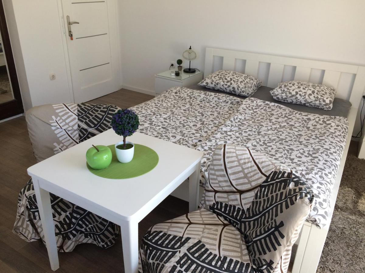 Terrace Apartment Хвар Екстер'єр фото