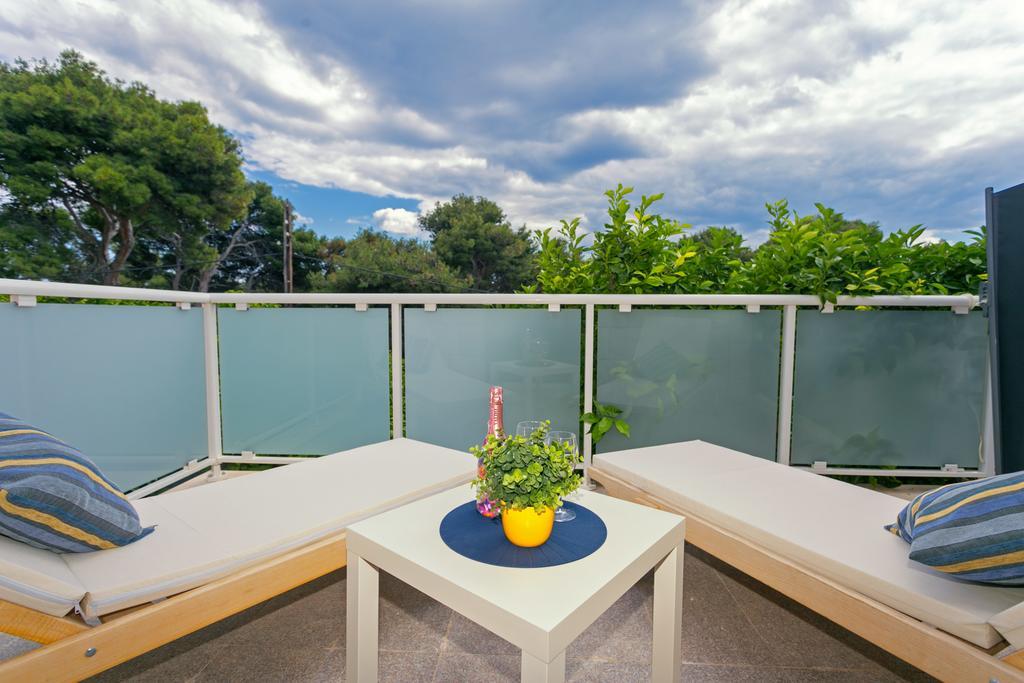 Terrace Apartment Хвар Екстер'єр фото